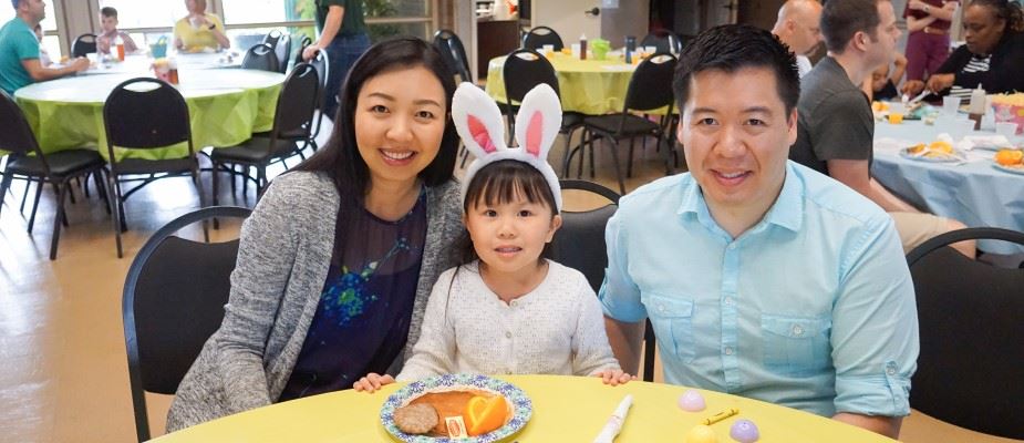 Participants enjoy the morning at the annual Breakfast with the Bunny event